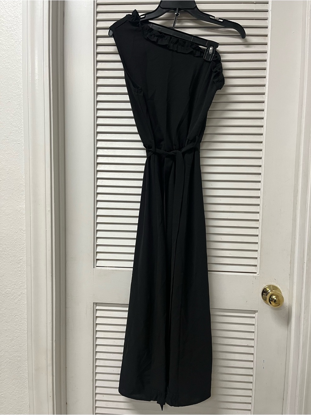 FASHION NOVA Elegant One-Shoulder Black Dress with Ruffle Detail. XL